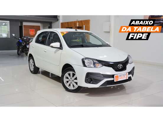 TOYOTA-ETIOS-2018