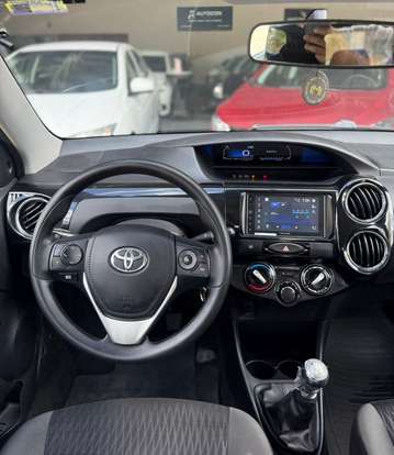 TOYOTA-ETIOS-2018