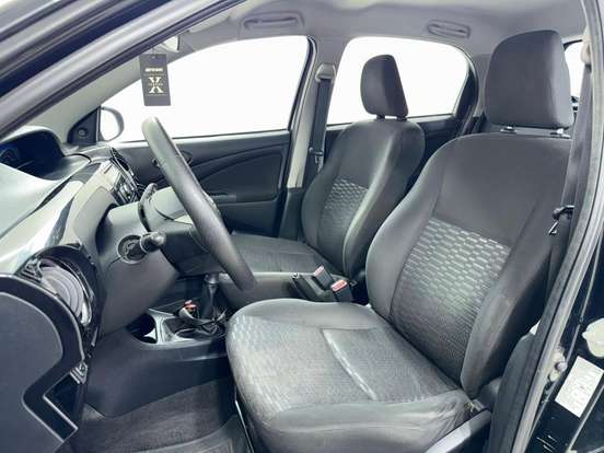 TOYOTA-ETIOS-2013