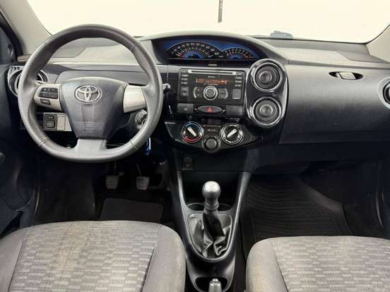 TOYOTA-ETIOS-2013