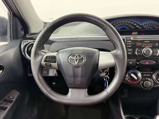 TOYOTA-ETIOS-2013