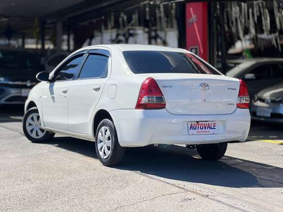 TOYOTA-ETIOS-1.5 XS SEDAN 16V FLEX 4P MANUAL TOYOTA-ETIOS-2015