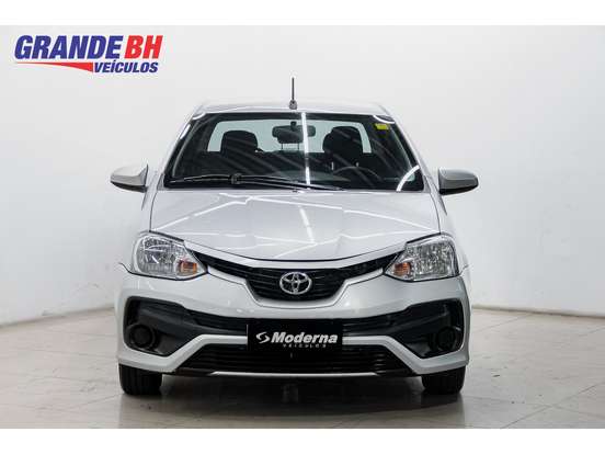 TOYOTA-ETIOS-2018