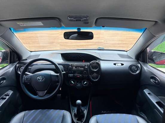 TOYOTA-ETIOS-1.5 XS SEDAN 16V FLEX 4P MANUAL TOYOTA-ETIOS-2015