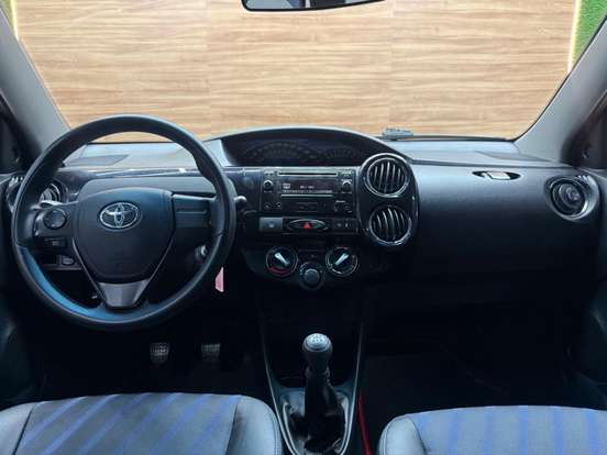 TOYOTA-ETIOS-1.5 XS SEDAN 16V FLEX 4P MANUAL TOYOTA-ETIOS-2015