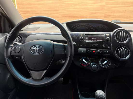 TOYOTA-ETIOS-1.5 XS SEDAN 16V FLEX 4P MANUAL TOYOTA-ETIOS-2015