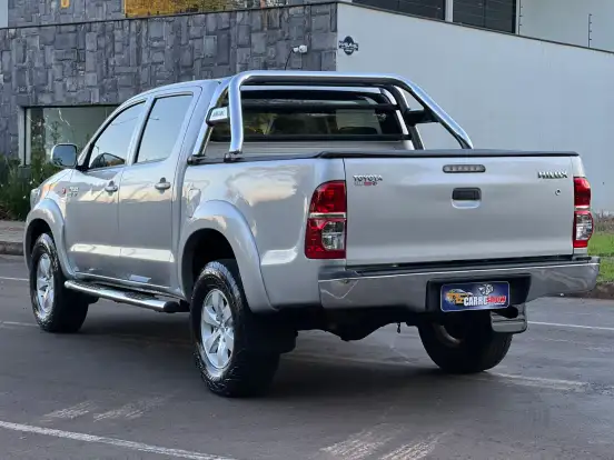TOYOTA-HILUX-2.7 SR 4X2 CD 16V FLEX 4P AUTOMÁTICO TOYOTA-HILUX-2012