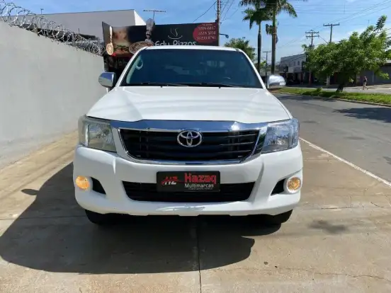 TOYOTA-HILUX-2014