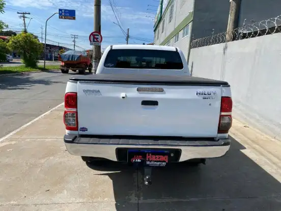 TOYOTA-HILUX-2014