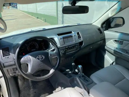 TOYOTA-HILUX-2014