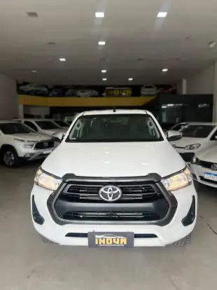 TOYOTA-HILUX-2023