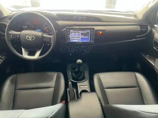 TOYOTA-HILUX-2023