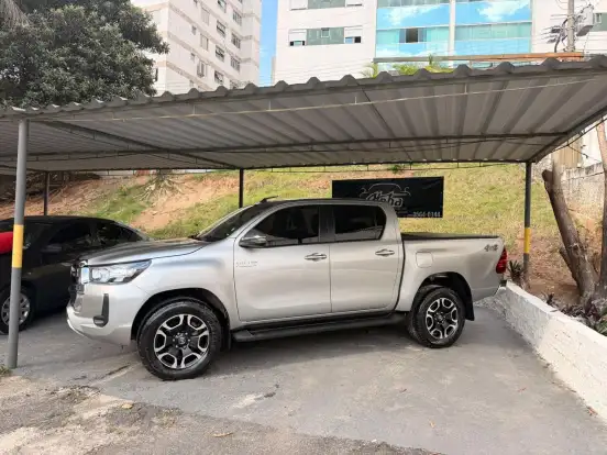 TOYOTA-HILUX-2022