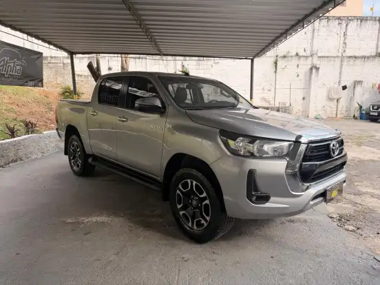 TOYOTA-HILUX-2.8 D-4D TURBO DIESEL CD SRV 4X4 AUTOMÁTICO TOYOTA-HILUX-2022