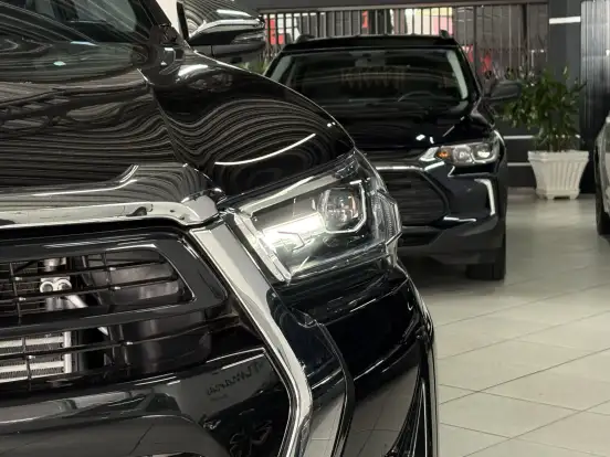 TOYOTA-HILUX-2023
