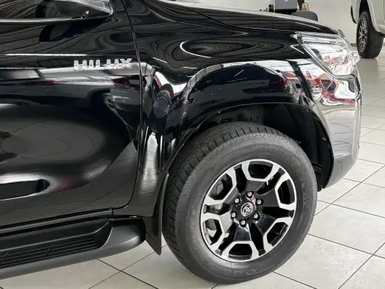 TOYOTA-HILUX-2023