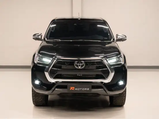 TOYOTA-HILUX-2.8 D-4D TURBO DIESEL CD SRX 4X4 AUTOMÁTICO TOYOTA-HILUX-2023