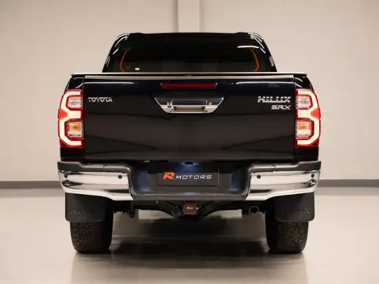 TOYOTA-HILUX-2023