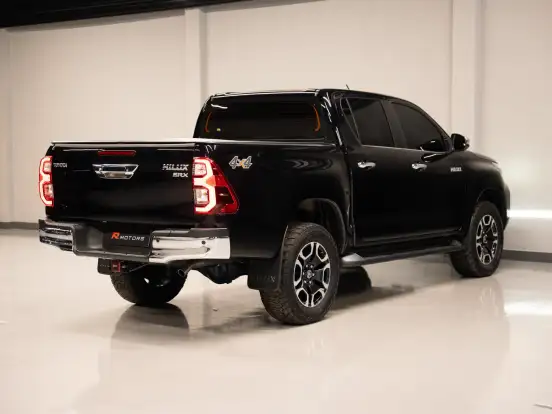 TOYOTA-HILUX-2023