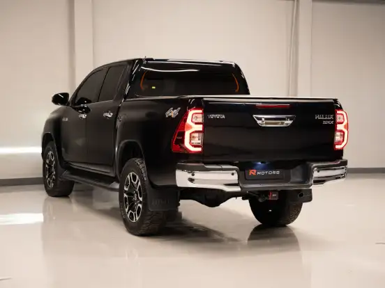 TOYOTA-HILUX-2023
