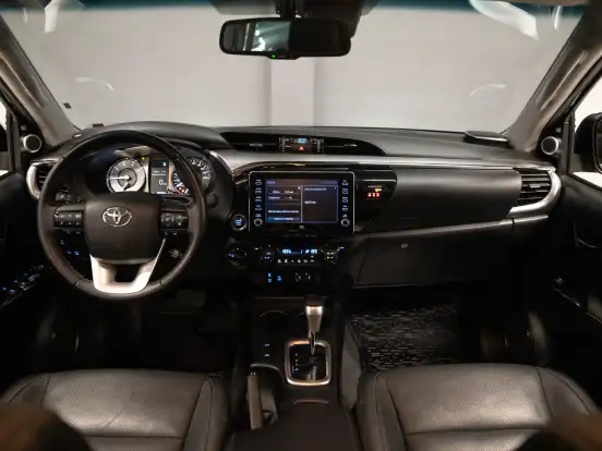 TOYOTA-HILUX-2023