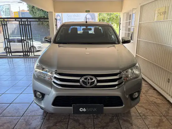 TOYOTA-HILUX-2018