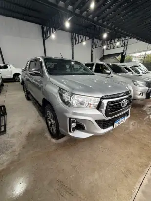 TOYOTA-HILUX-2019