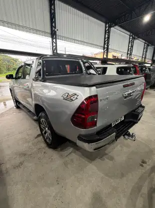 TOYOTA-HILUX-2019