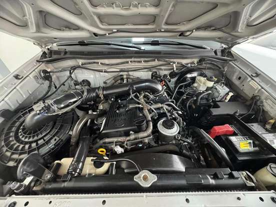 TOYOTA-HILUX-2.7 SR 4X2 CD 16V GASOLINA 4P AUTOMÁTICO TOYOTA-HILUX-2009