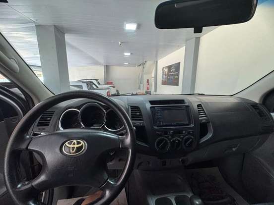 TOYOTA-HILUX-2009