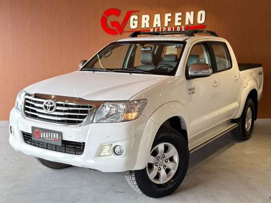 TOYOTA-HILUX-2015