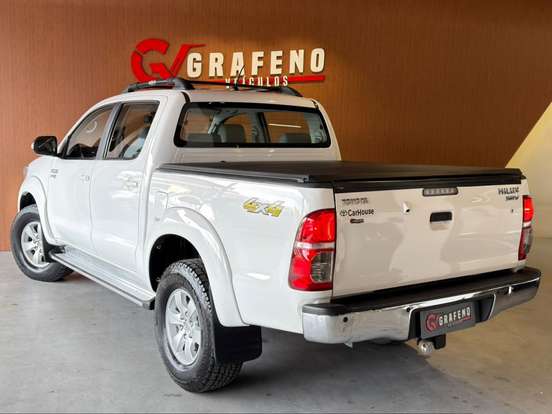 TOYOTA-HILUX-2.7 SRV 4X4 CD 16V FLEX 4P AUTOMÁTICO TOYOTA-HILUX-2015