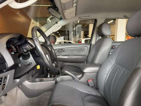 TOYOTA-HILUX-2015