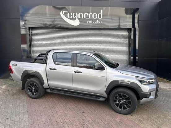 TOYOTA-HILUX-2022