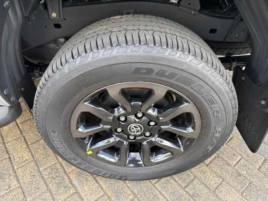 TOYOTA-HILUX-2.8 D-4D TURBO DIESEL CD CONQUEST 4X4 AUTOMÁTICO TOYOTA-HILUX-2022