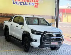 TOYOTA HILUX 2.8 D-4D TURBO DIESEL CD CONQUEST 4X4 AUTOMÁTICO TOYOTA HILUX 2.8 D-4D TURBO DIESEL CD CONQUEST 4X4 AUTOMÁTICO
