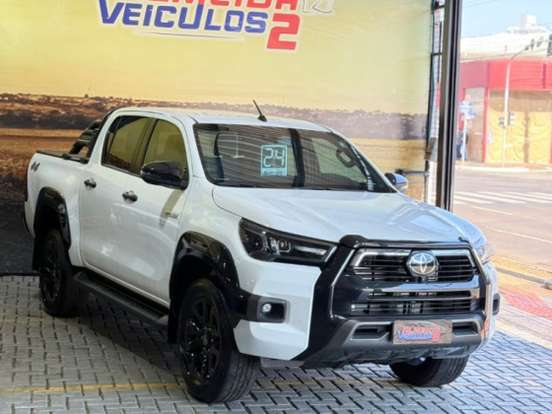 TOYOTA-HILUX-2.8 D-4D TURBO DIESEL CD CONQUEST 4X4 AUTOMÁTICO TOYOTA-HILUX-2023