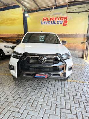 TOYOTA-HILUX-2.8 D-4D TURBO DIESEL CD CONQUEST 4X4 AUTOMÁTICO TOYOTA-HILUX-2023