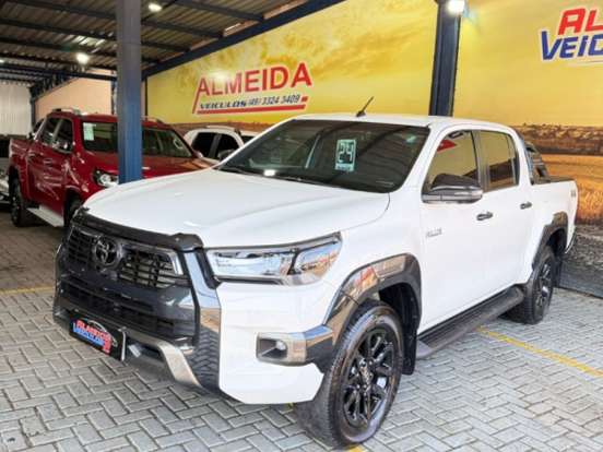TOYOTA-HILUX-2.8 D-4D TURBO DIESEL CD CONQUEST 4X4 AUTOMÁTICO TOYOTA-HILUX-2023