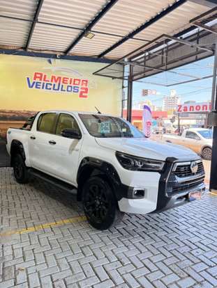 TOYOTA-HILUX-2.8 D-4D TURBO DIESEL CD CONQUEST 4X4 AUTOMÁTICO TOYOTA-HILUX-2023