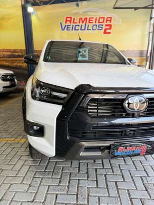 TOYOTA-HILUX-2.8 D-4D TURBO DIESEL CD CONQUEST 4X4 AUTOMÁTICO TOYOTA-HILUX-2023