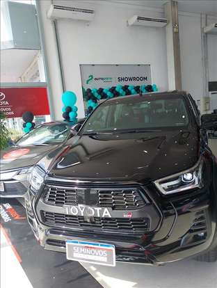 TOYOTA-HILUX-2023