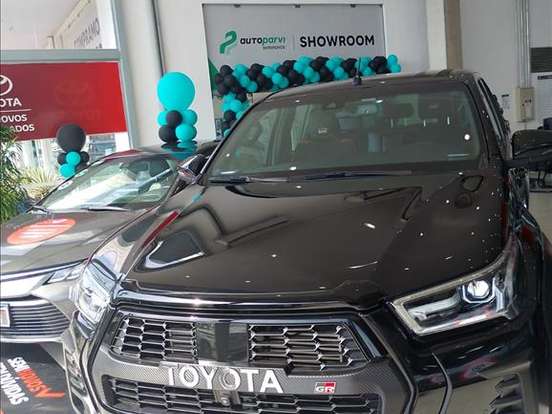 TOYOTA-HILUX-2.8 D-4D TURBO DIESEL CD GR-S 4X4 AUTOMÁTICO TOYOTA-HILUX-2023