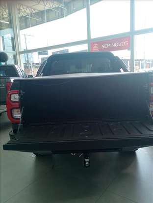 TOYOTA-HILUX-2023