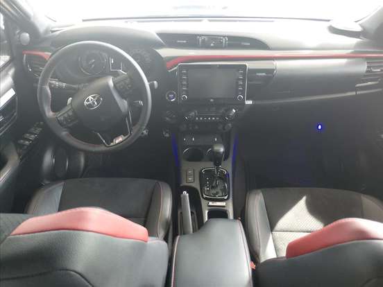 TOYOTA-HILUX-2.8 D-4D TURBO DIESEL CD GR-S 4X4 AUTOMÁTICO TOYOTA-HILUX-2023
