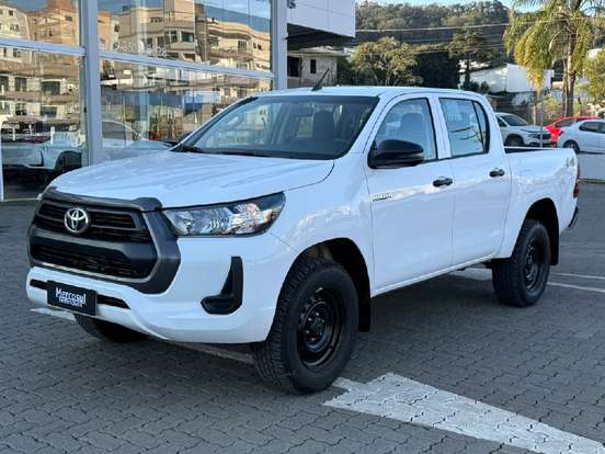TOYOTA-HILUX-2025