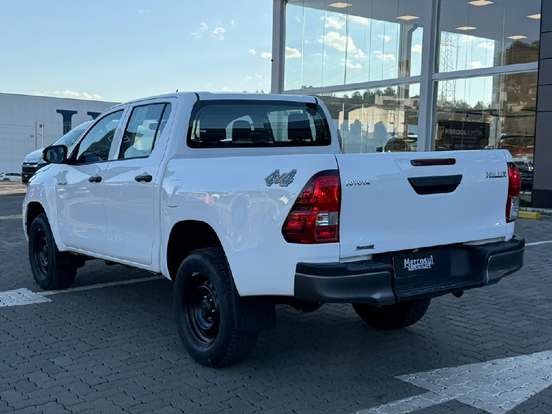 TOYOTA-HILUX-2025