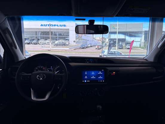 TOYOTA-HILUX-2025