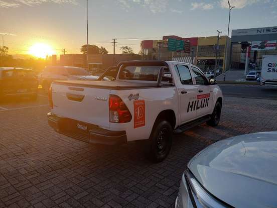 TOYOTA-HILUX-2.8 D-4D TURBO DIESEL CD POWER PACK 4X4 AUTOMÁTICO TOYOTA-HILUX-2025