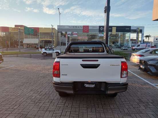 TOYOTA-HILUX-2.8 D-4D TURBO DIESEL CD POWER PACK 4X4 AUTOMÁTICO TOYOTA-HILUX-2025